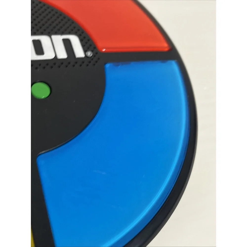 2013 Simon Says Electronic Game Hasbro Classic Toy
